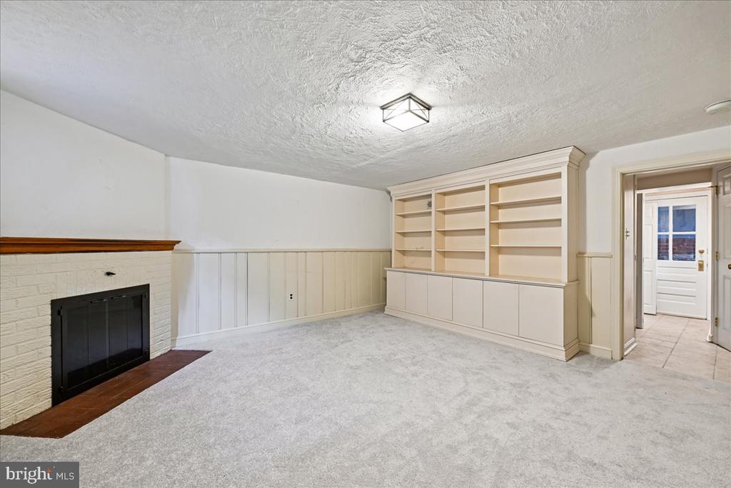 803 CHETWORTH PLACE