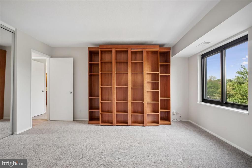 307 YOAKUM PARKWAY 407