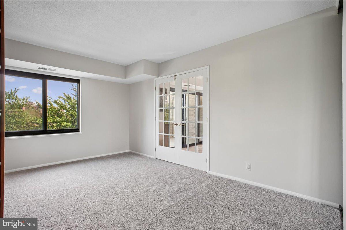 307 YOAKUM PARKWAY 407