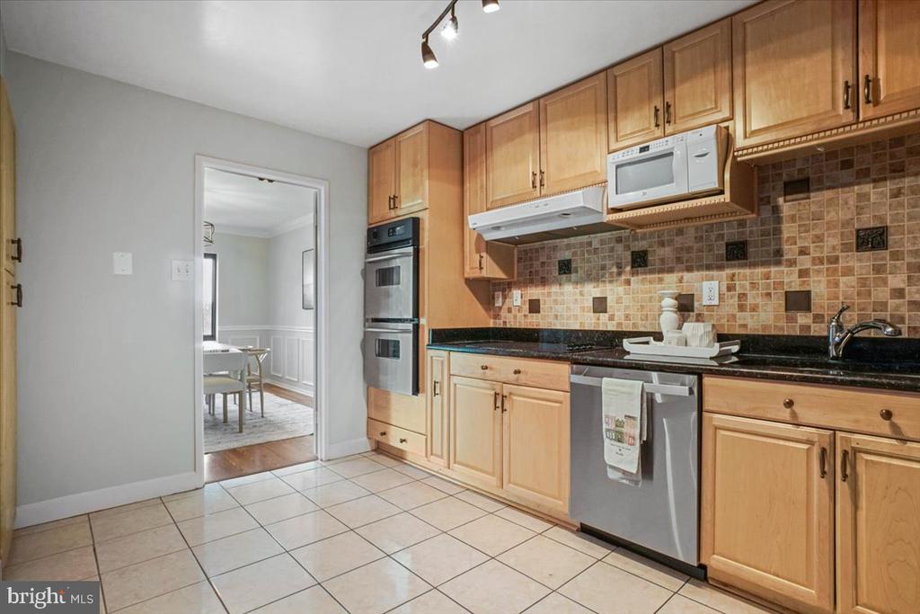 307 YOAKUM PARKWAY 407