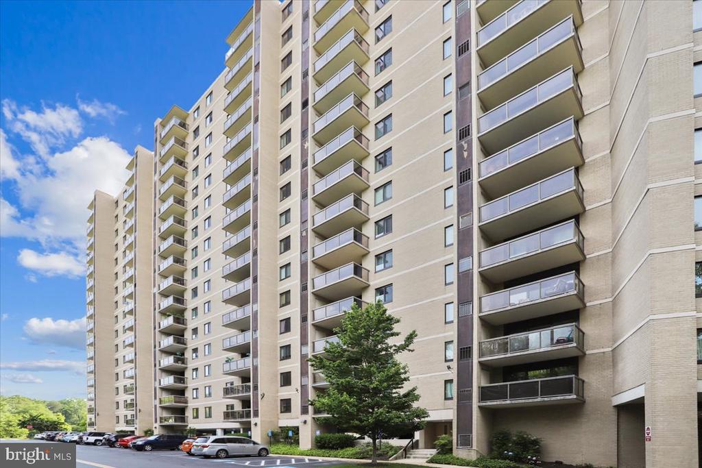 307 YOAKUM PARKWAY 407
