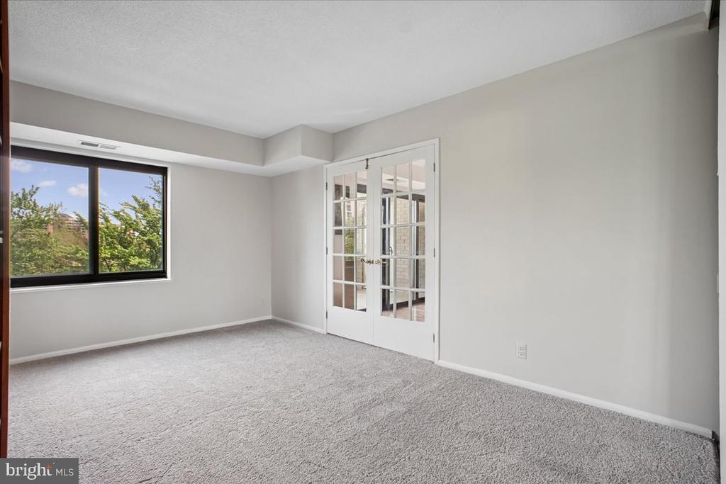 307 YOAKUM PARKWAY 407