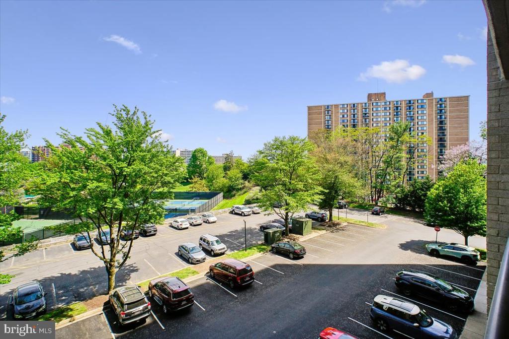307 YOAKUM PARKWAY 407