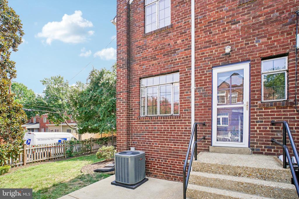 801 CHETWORTH PLACE