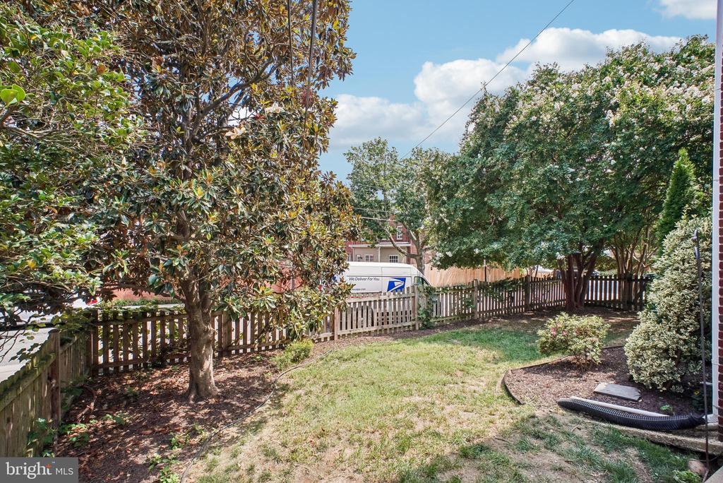 801 CHETWORTH PLACE