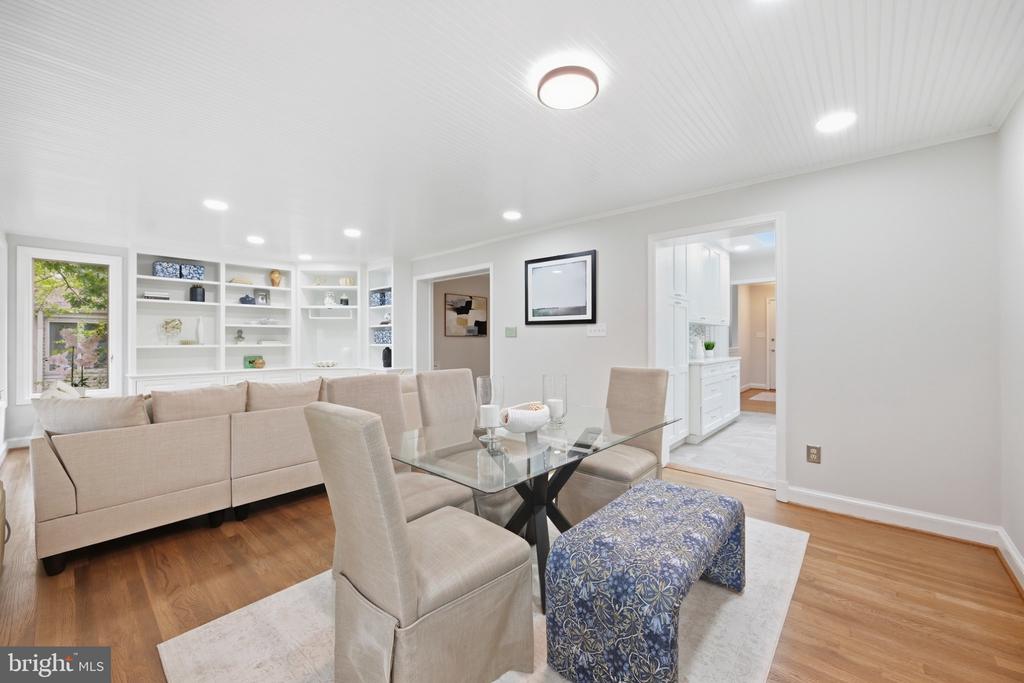 406 HANSON LANE