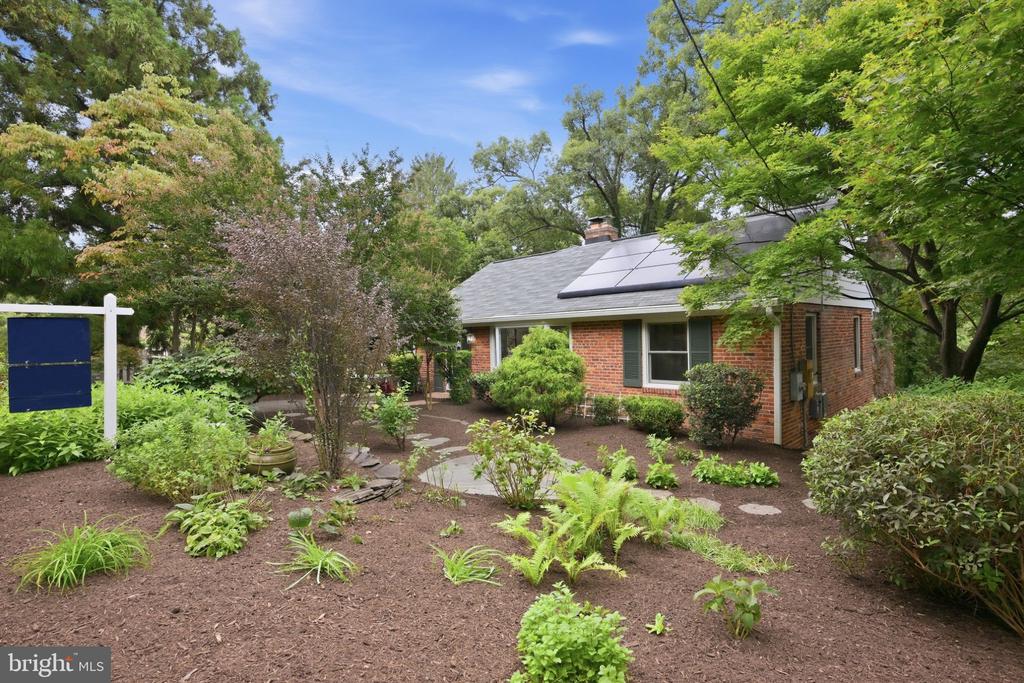 406 HANSON LANE
