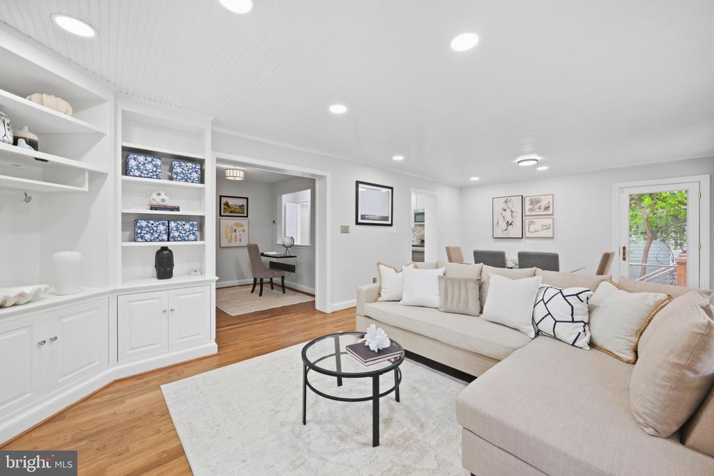 406 HANSON LANE