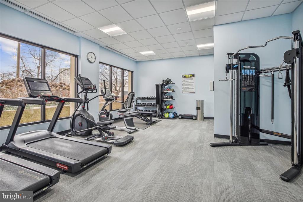 400 MADISON STREET Unit: 1804