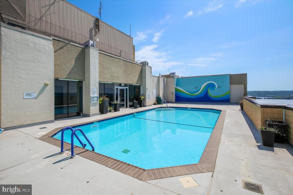 400 MADISON STREET Unit: 1804