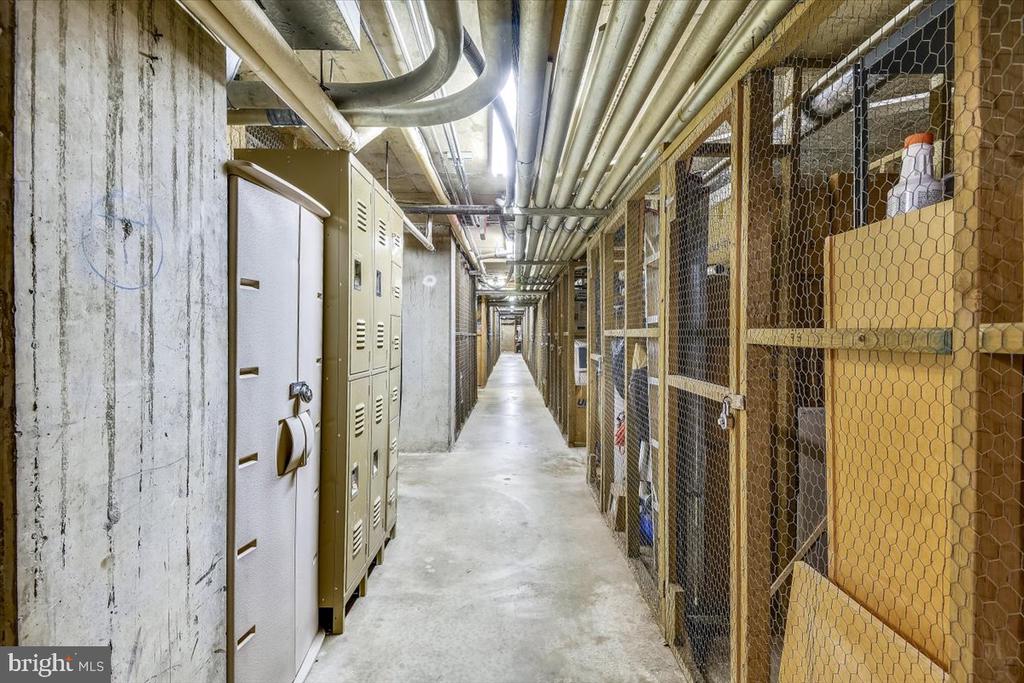 400 MADISON STREET Unit: 1804