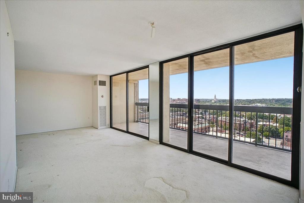 400 MADISON STREET Unit: 1804