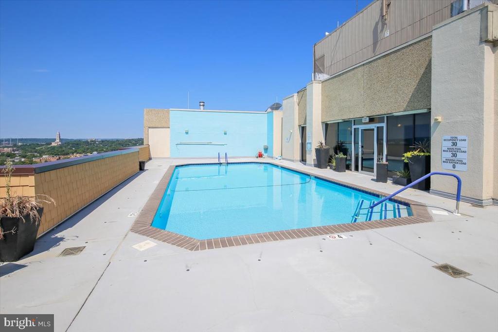 400 MADISON STREET Unit: 1804