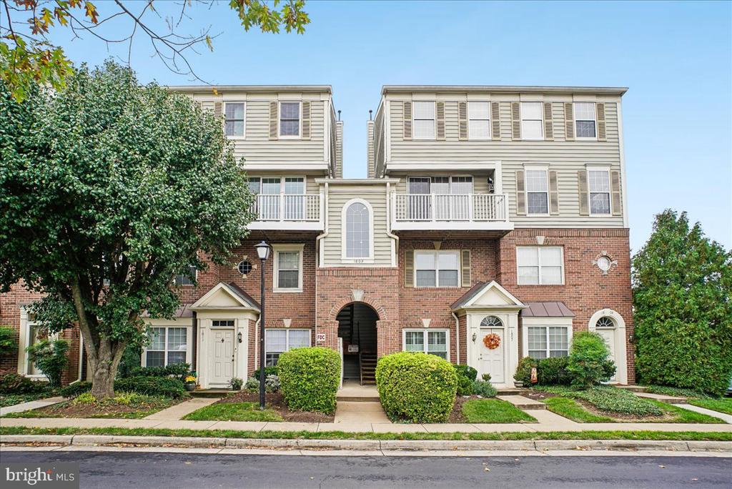 1809 Kenwood Avenue Unit 301 Alexandria VA