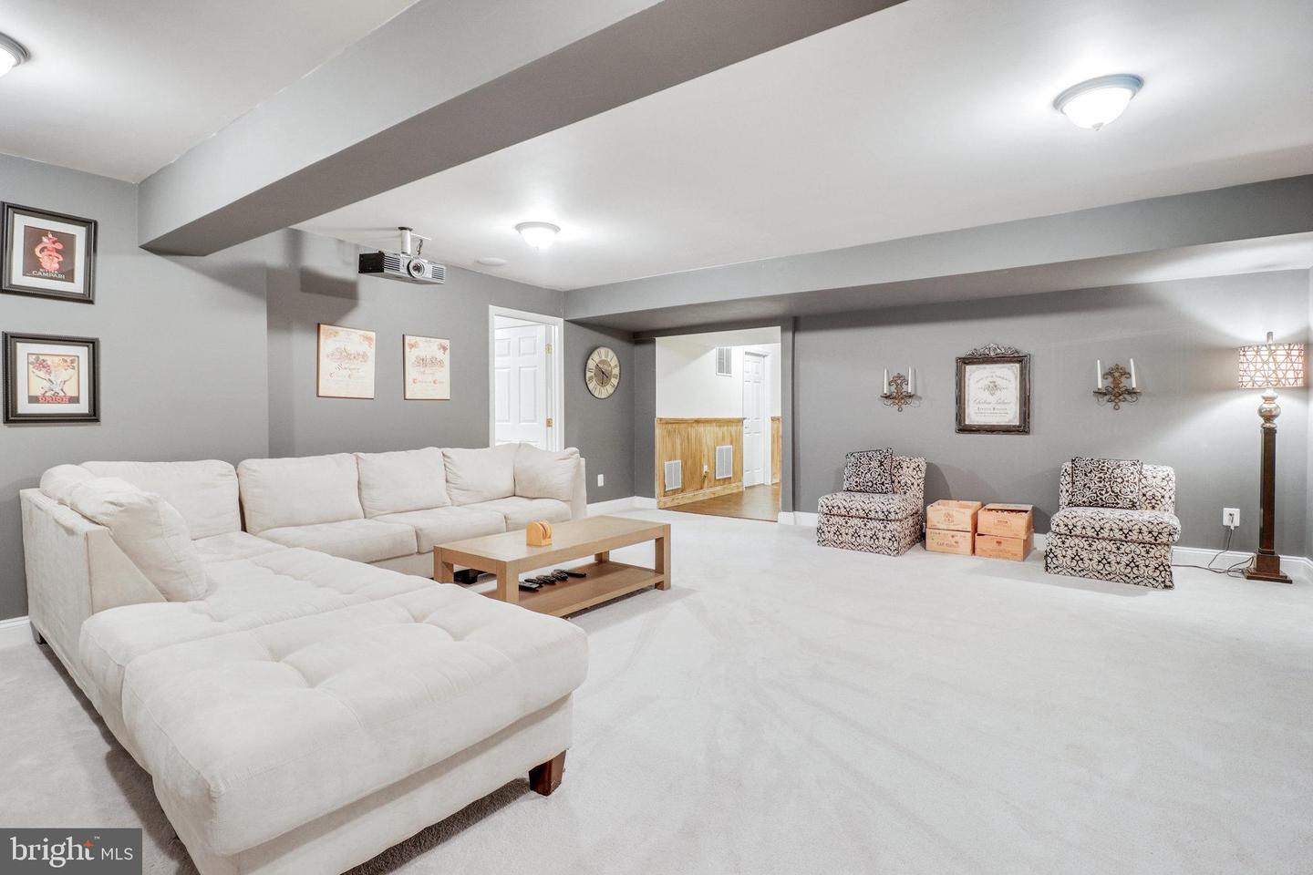6810 Carawood Ct