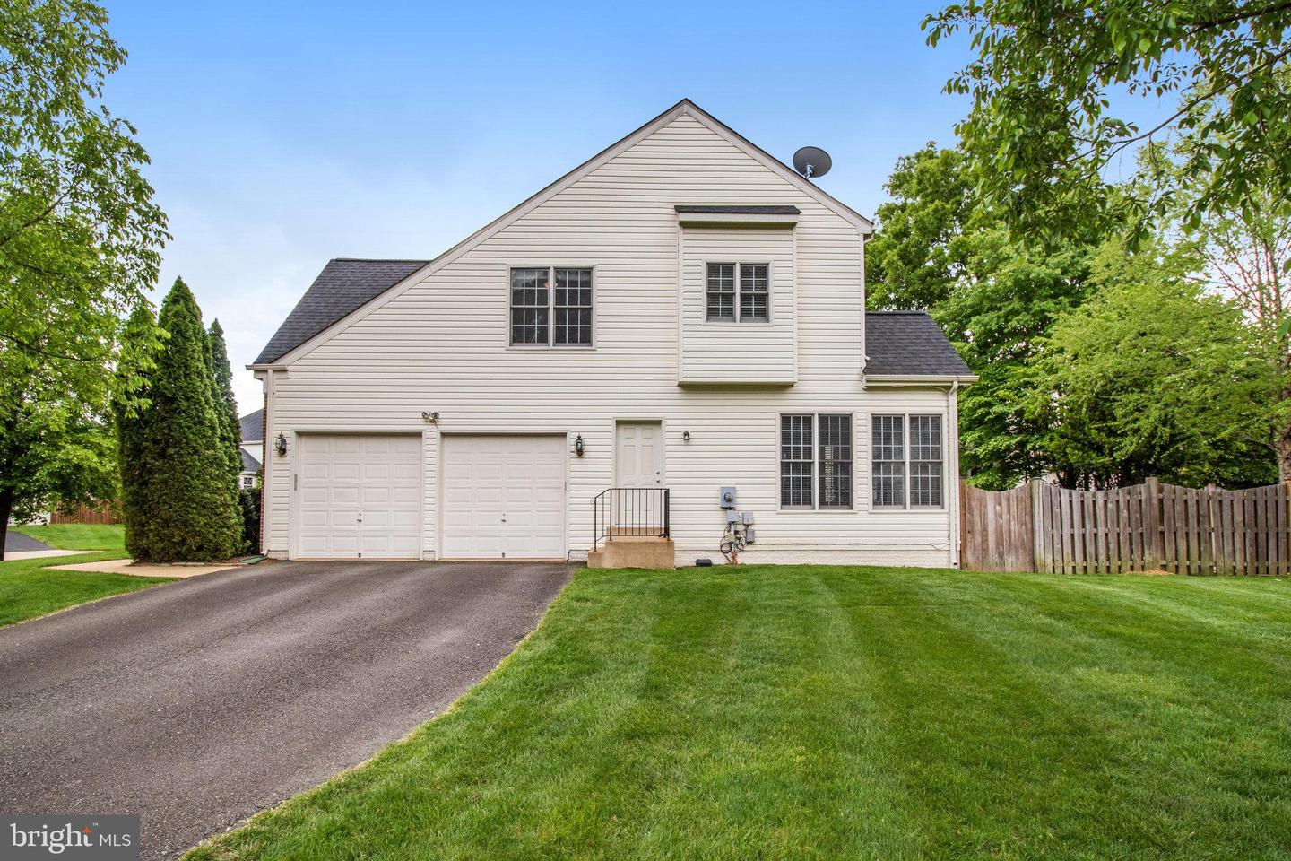 6810 Carawood Ct