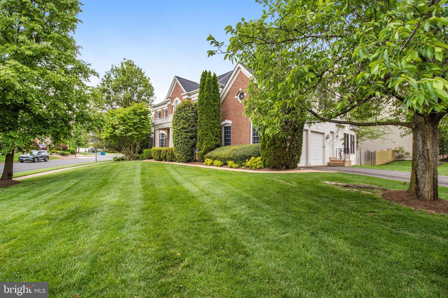 6810 Carawood Ct