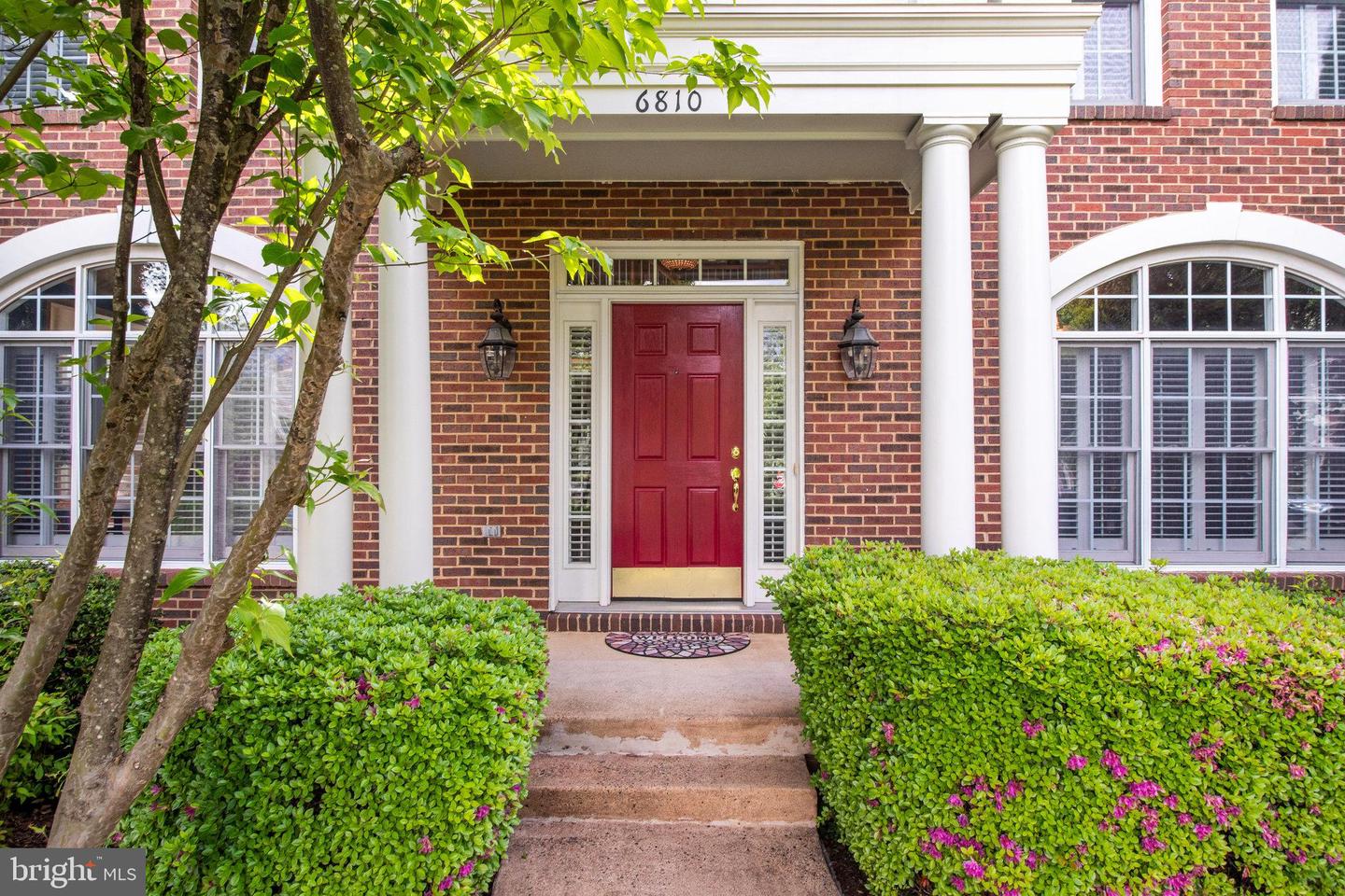 6810 Carawood Ct