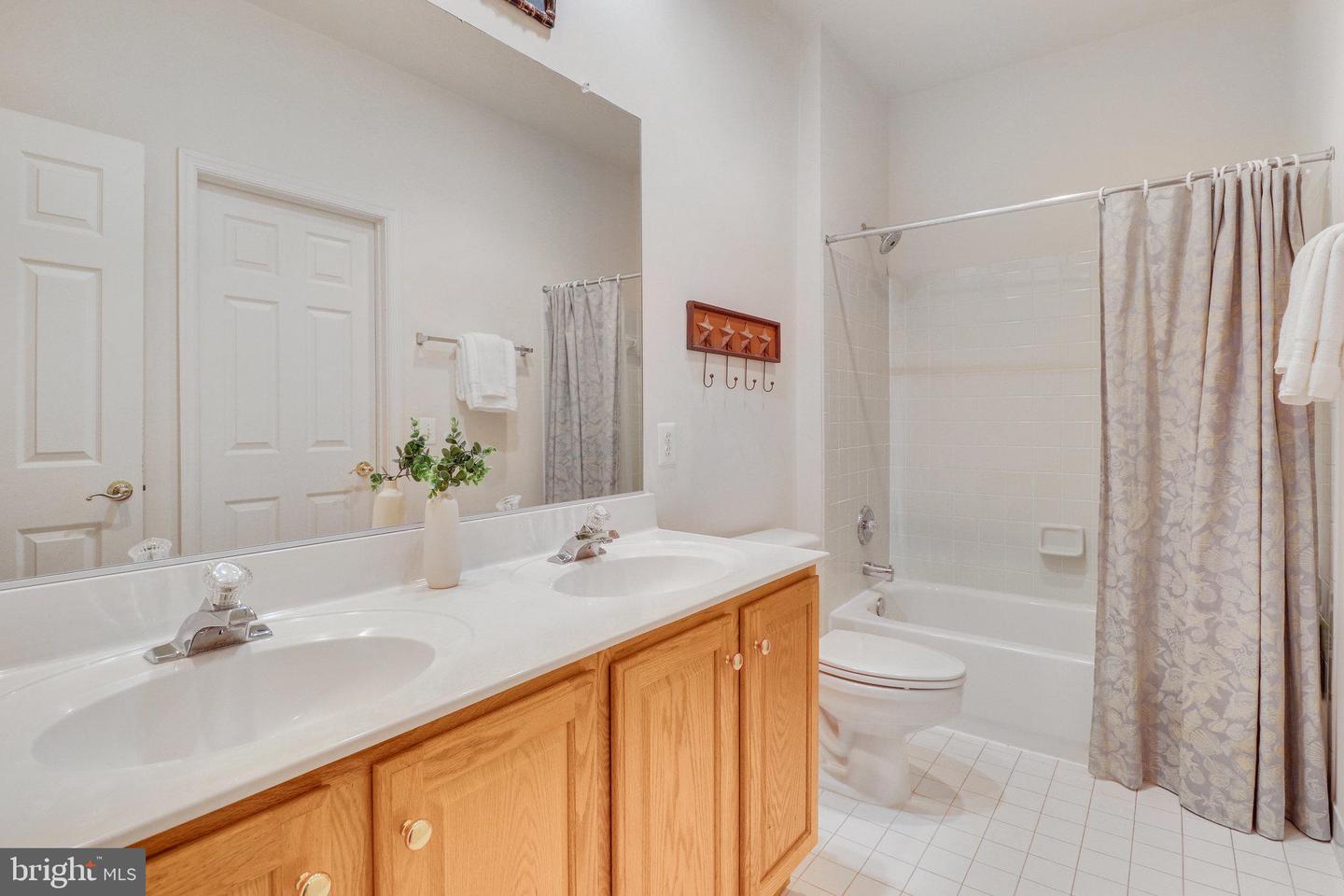 6810 Carawood Ct