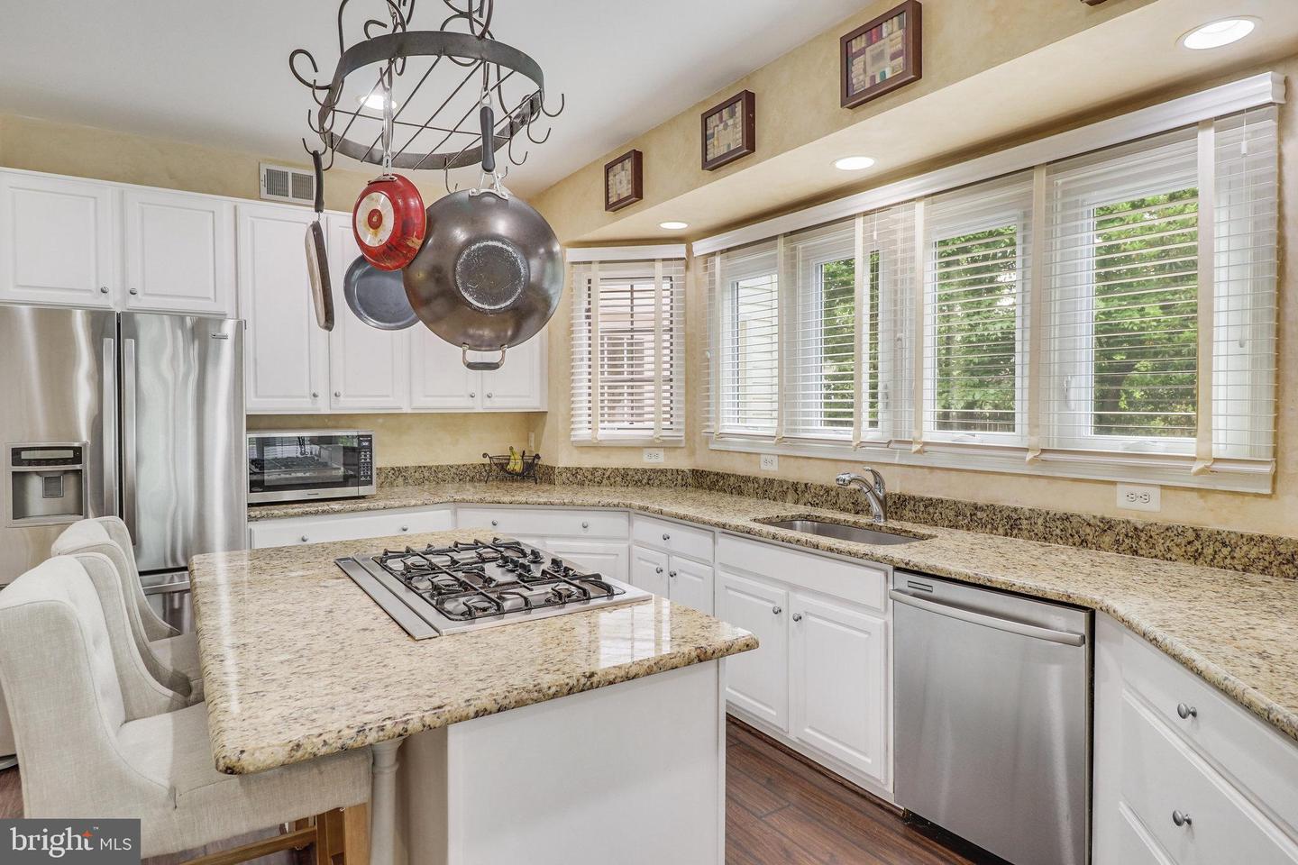6810 Carawood Ct