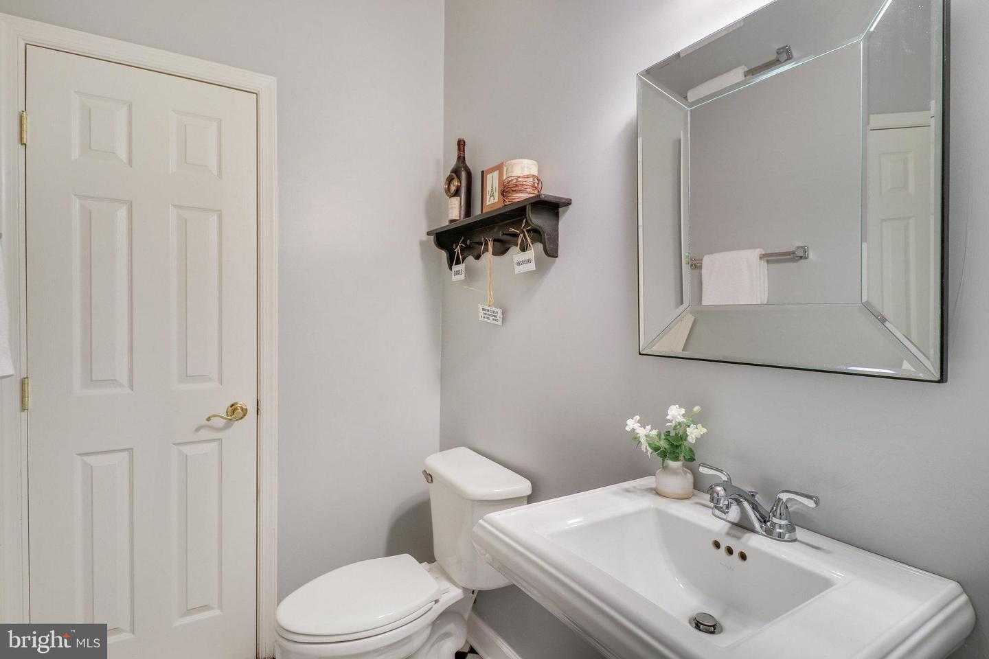 6810 Carawood Ct