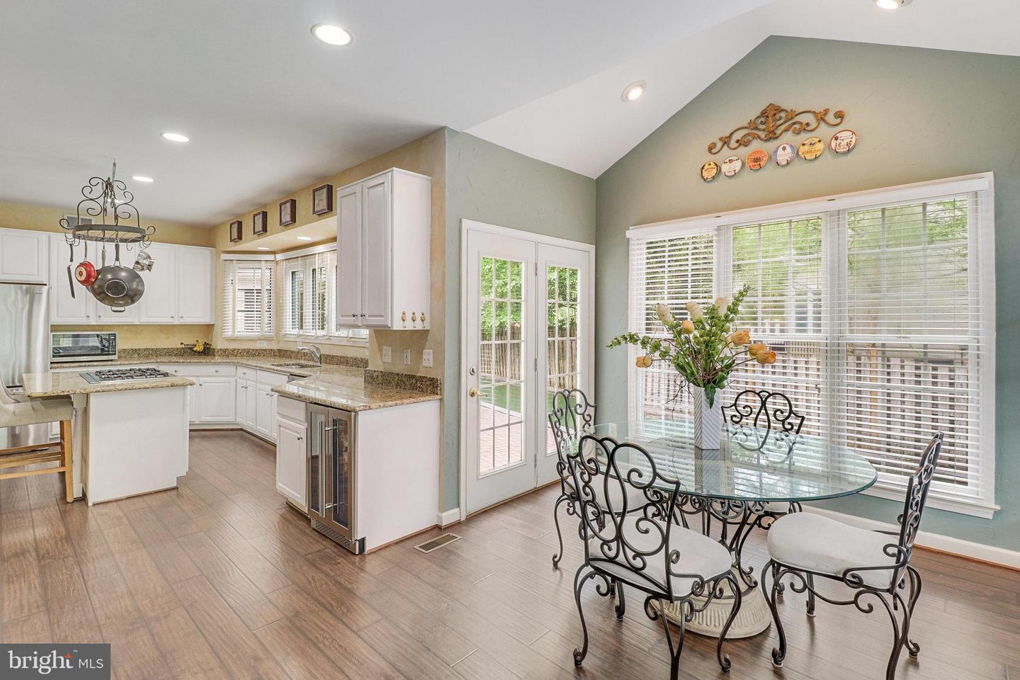 6810 Carawood Ct
