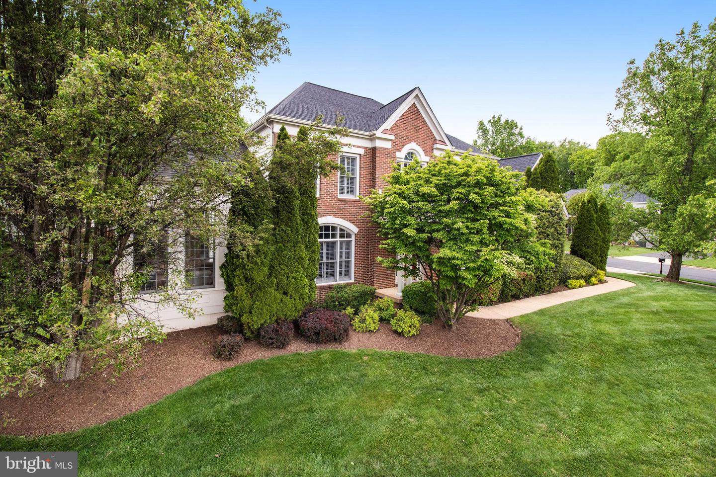 6810 Carawood Ct