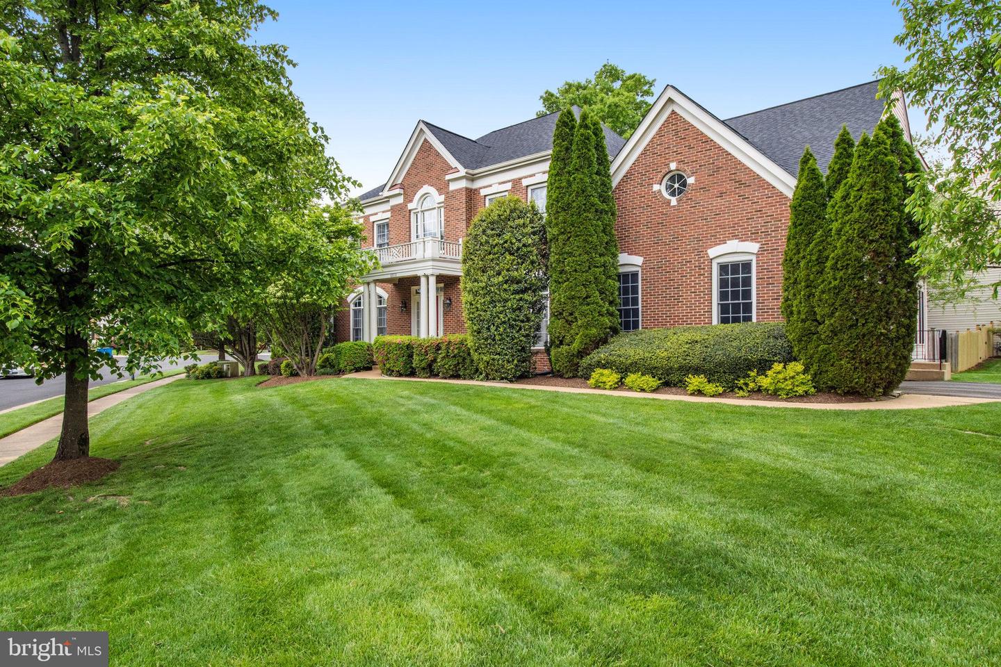 6810 Carawood Ct