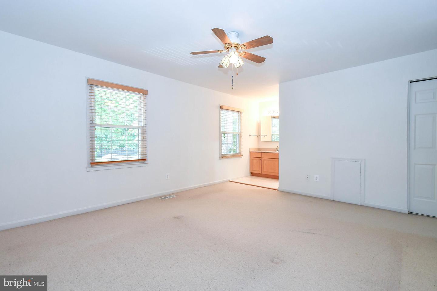 5942 Berkshire Ct