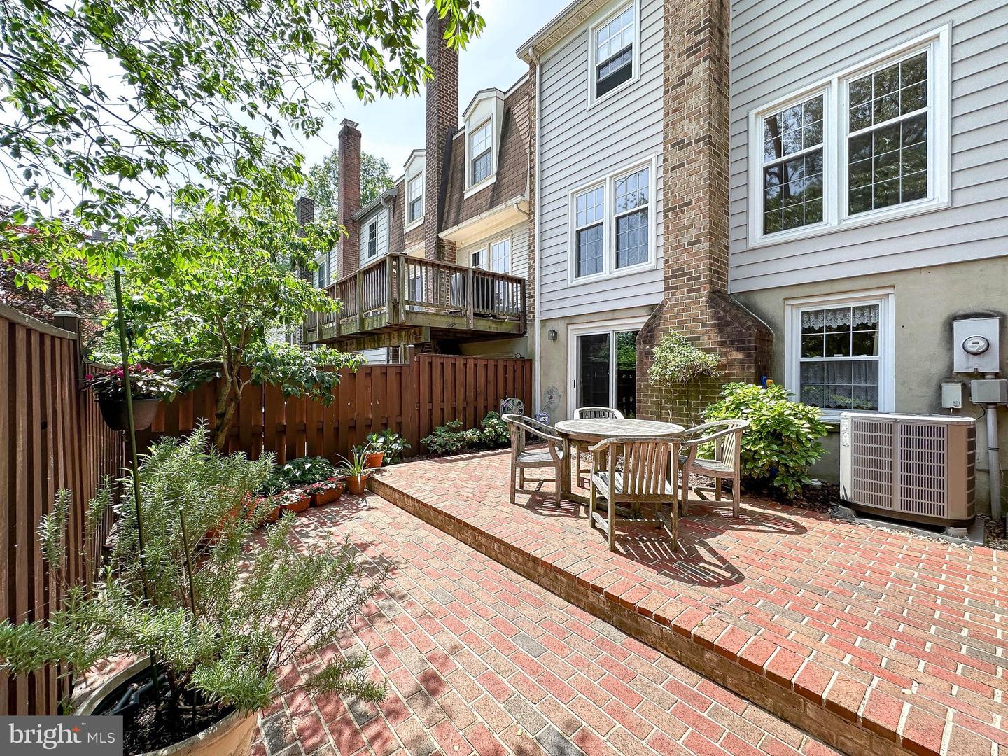 5942 Berkshire Ct