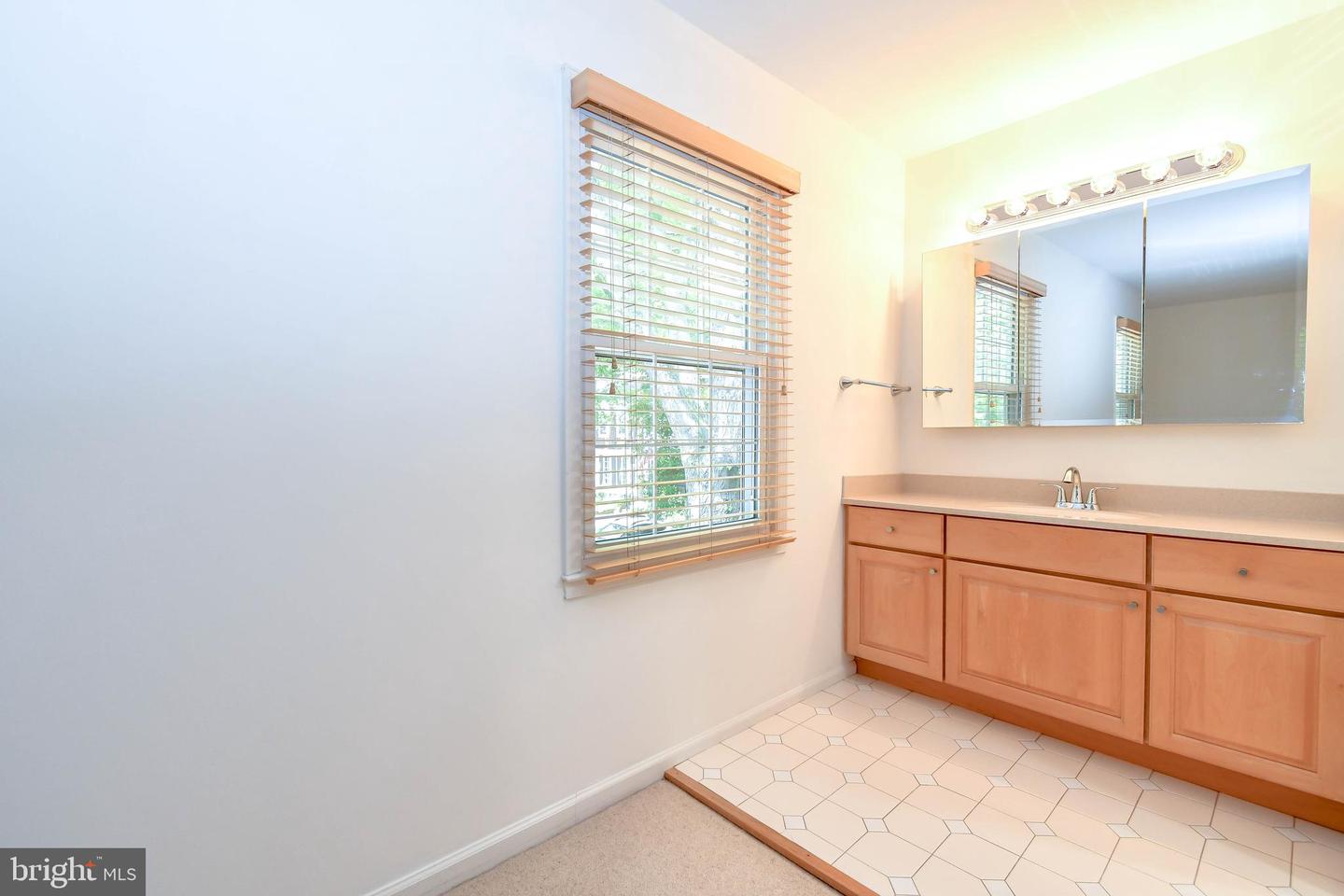 5942 Berkshire Ct
