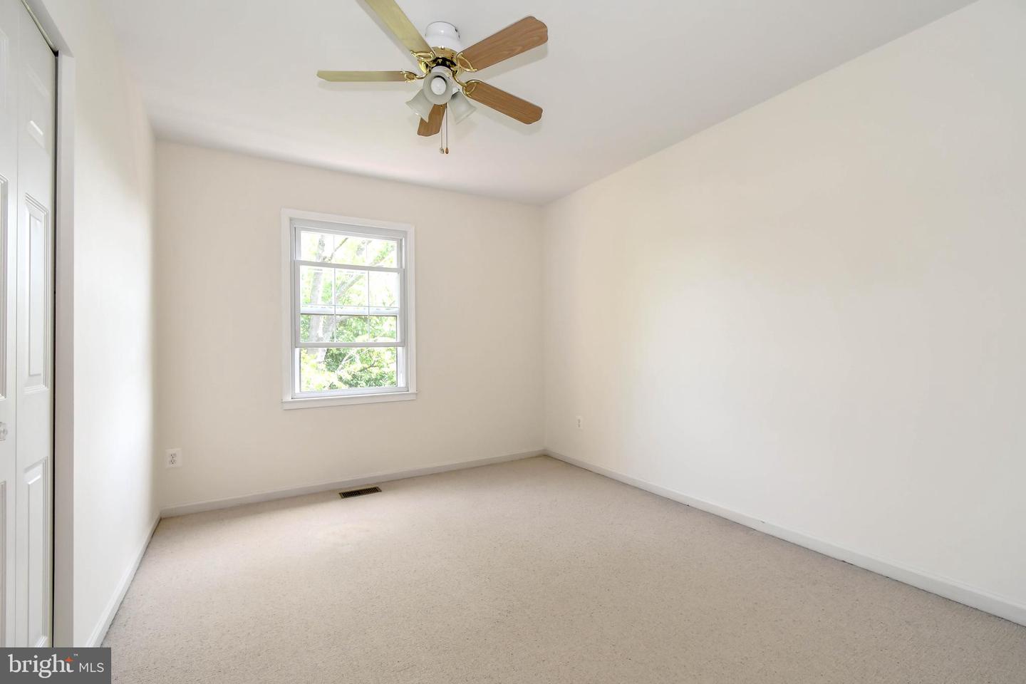 5942 Berkshire Ct
