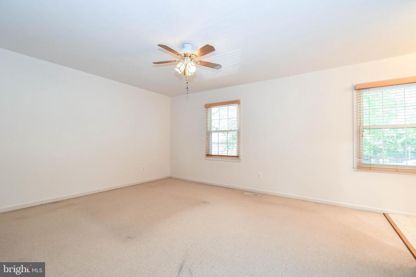 5942 Berkshire Ct