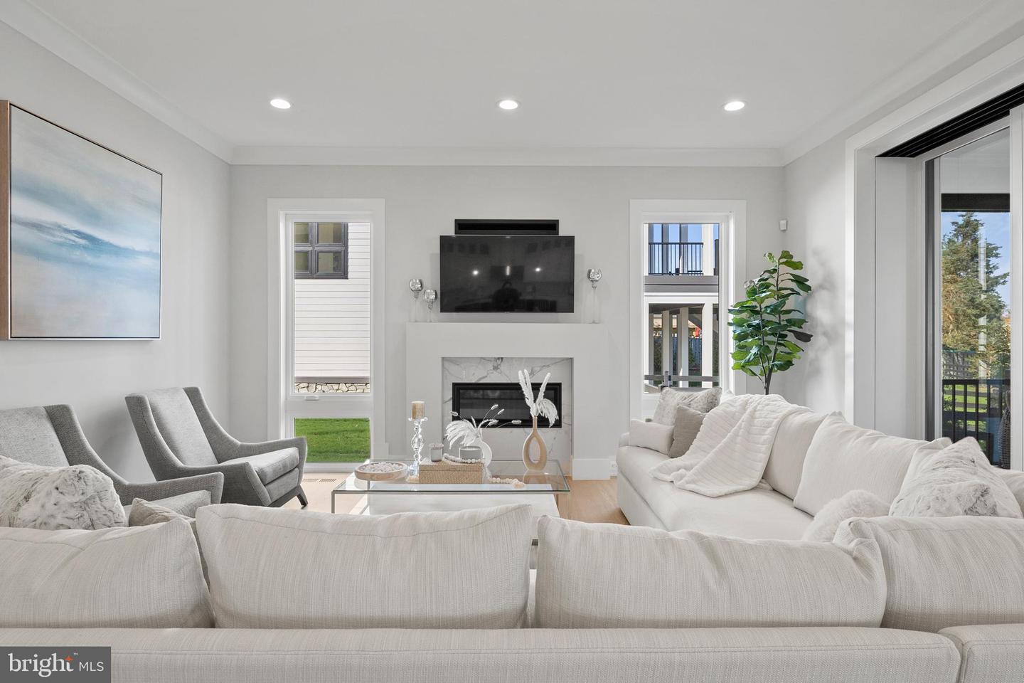 4123 Bennett Dr