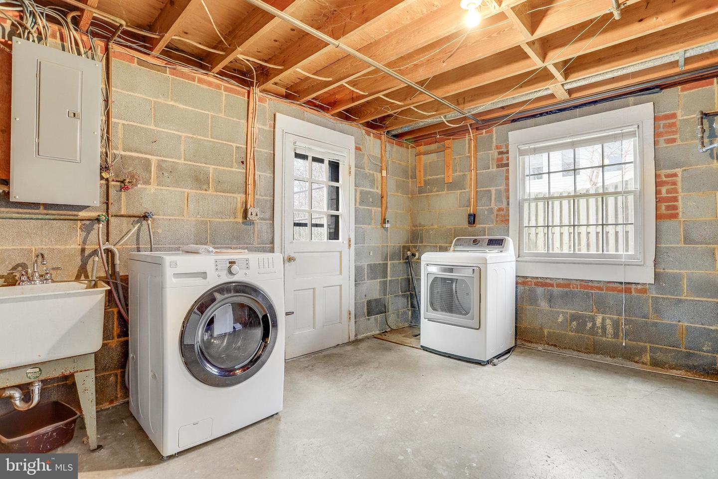 1903 Cool Spring Dr