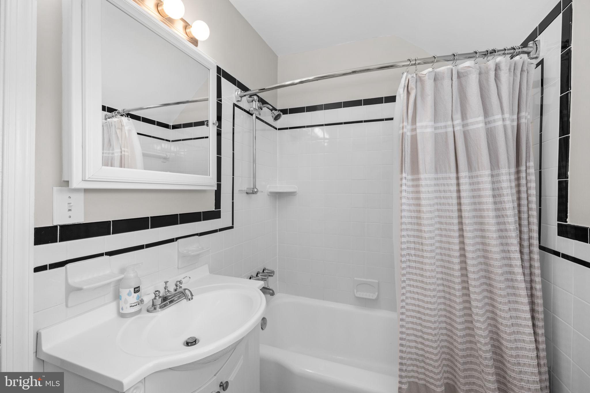 3123 Worthington Cir