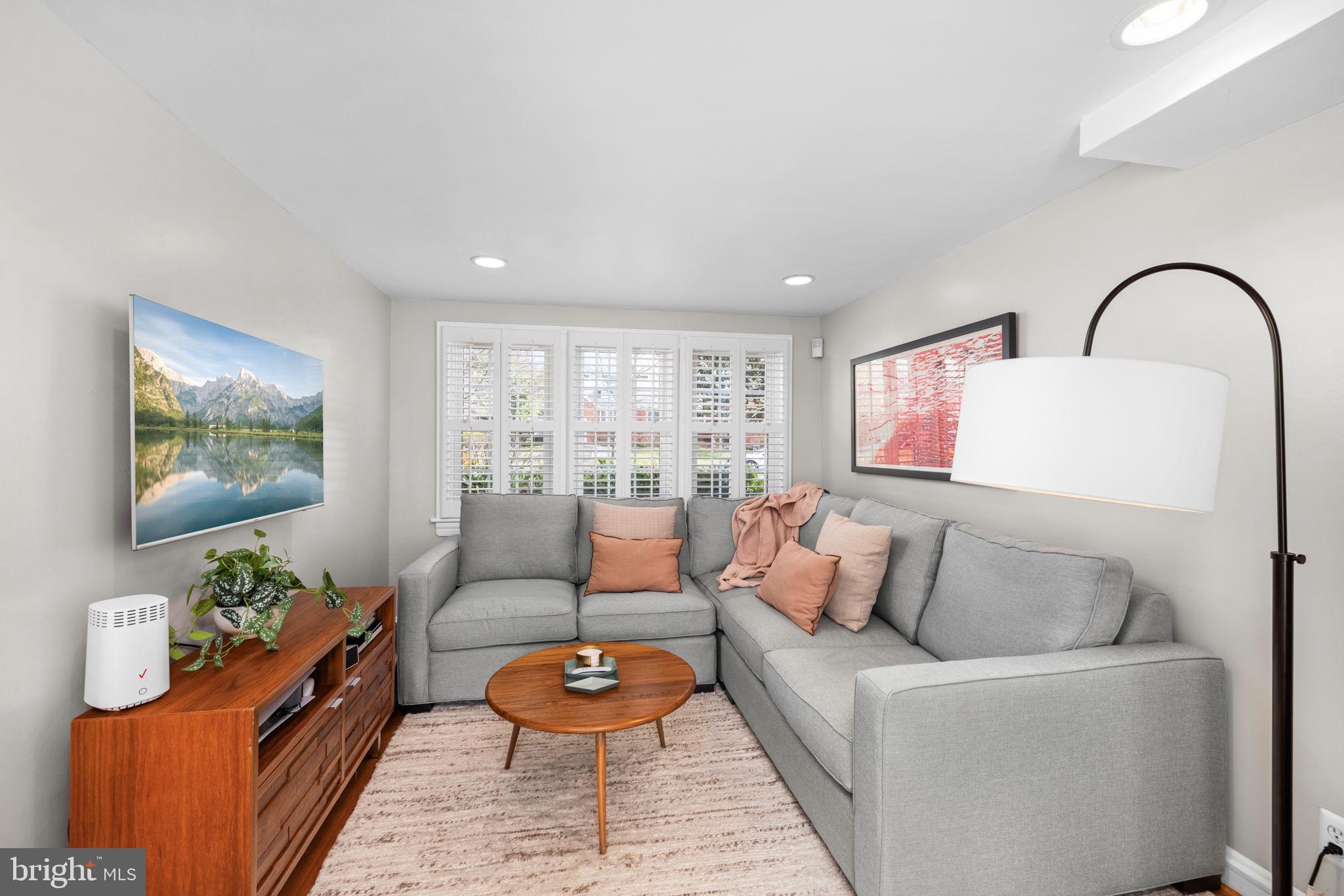 3123 Worthington Cir