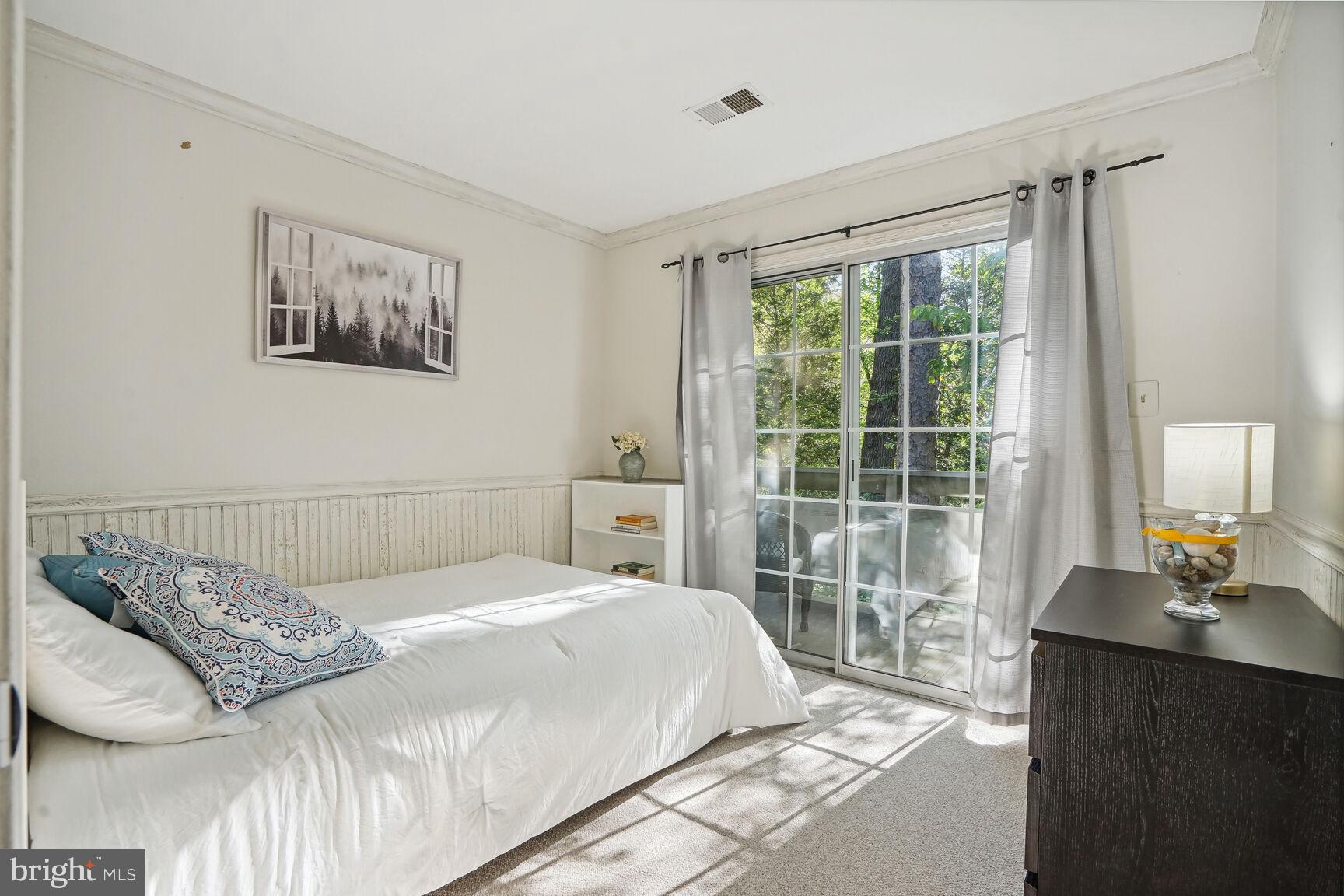 2221 Lovedale Ln #206b