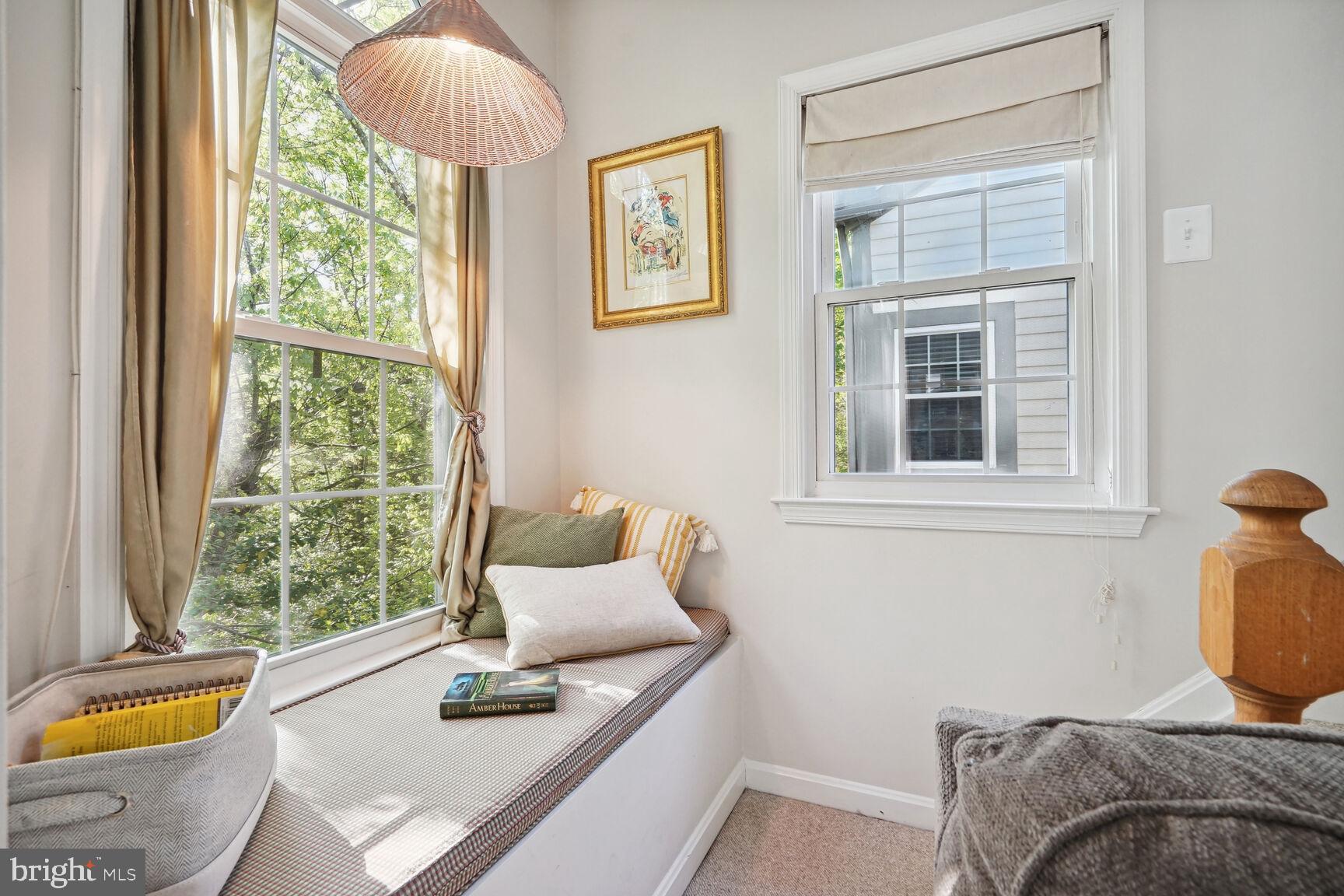 2221 Lovedale Ln #206b