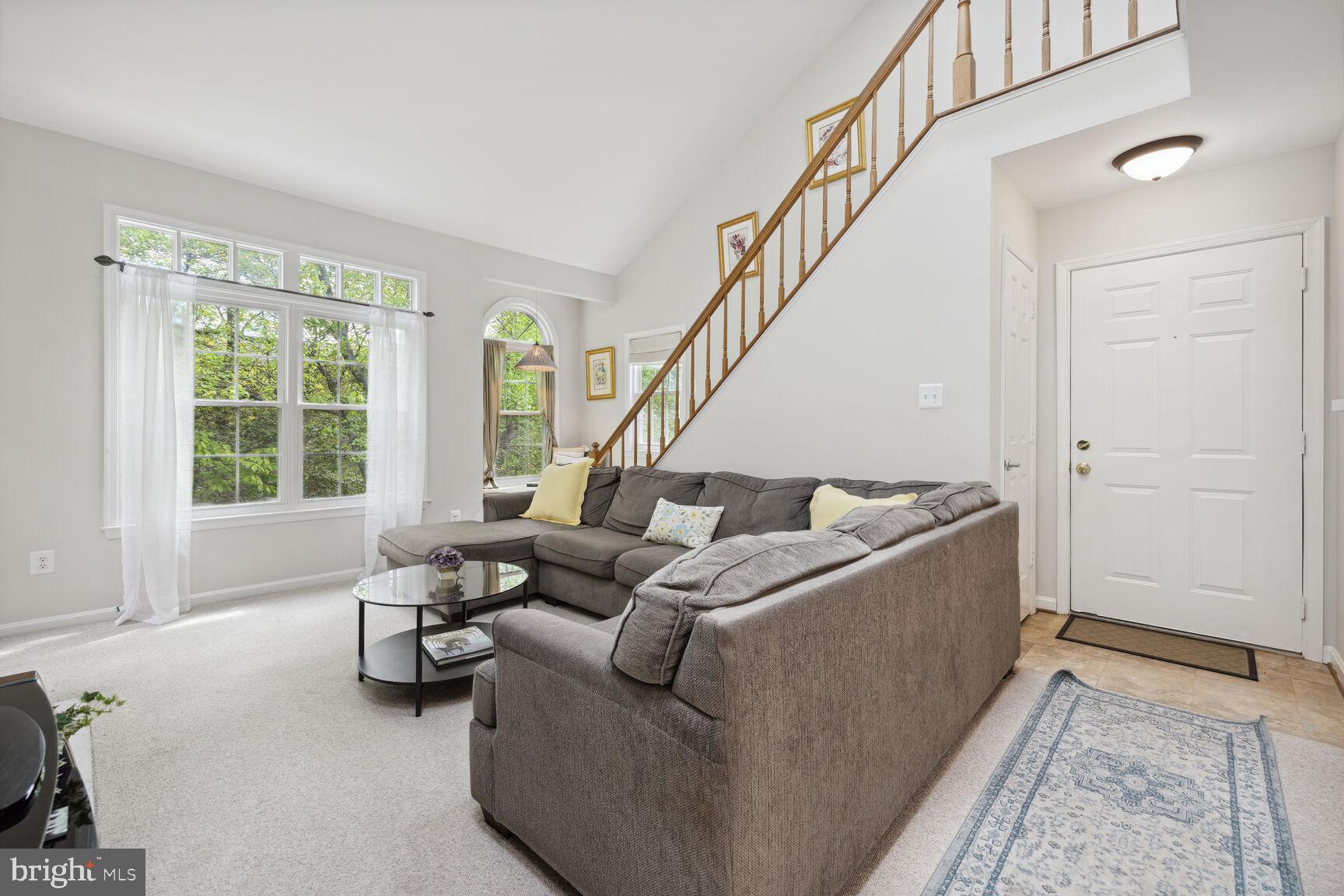 2221 Lovedale Ln #206b