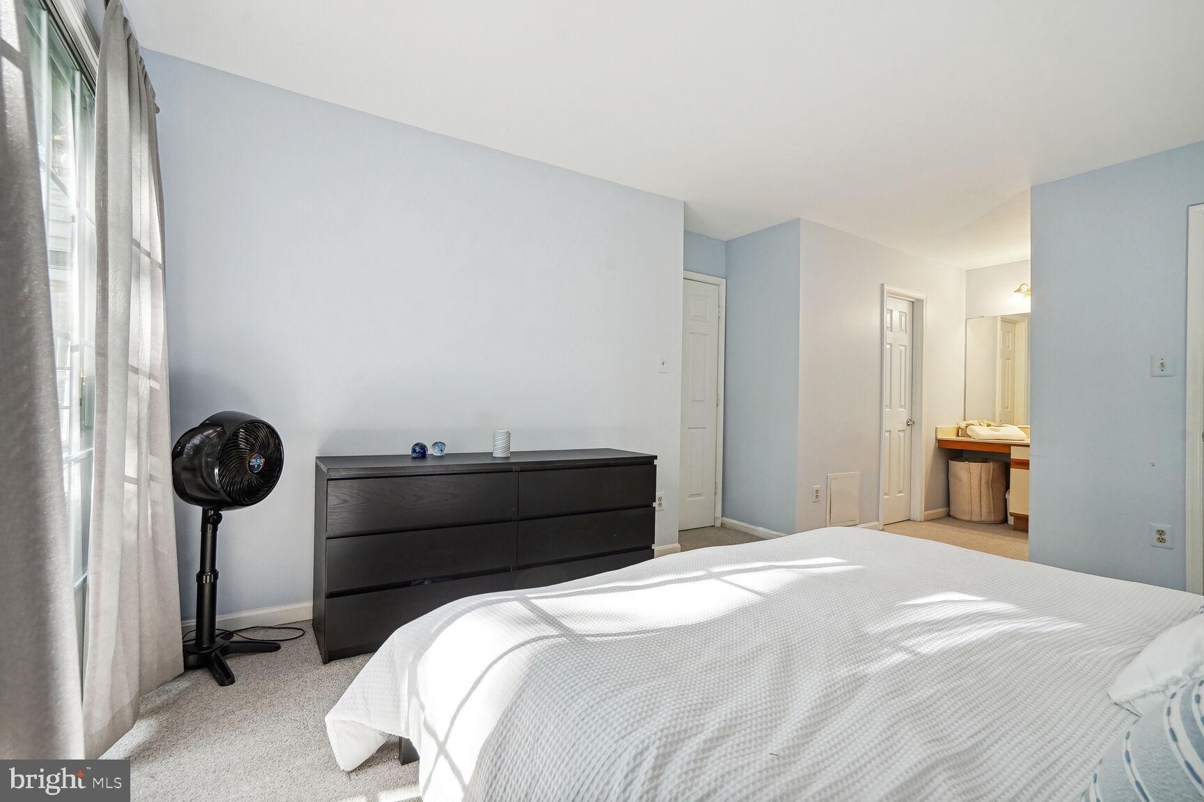 2221 Lovedale Ln #206b