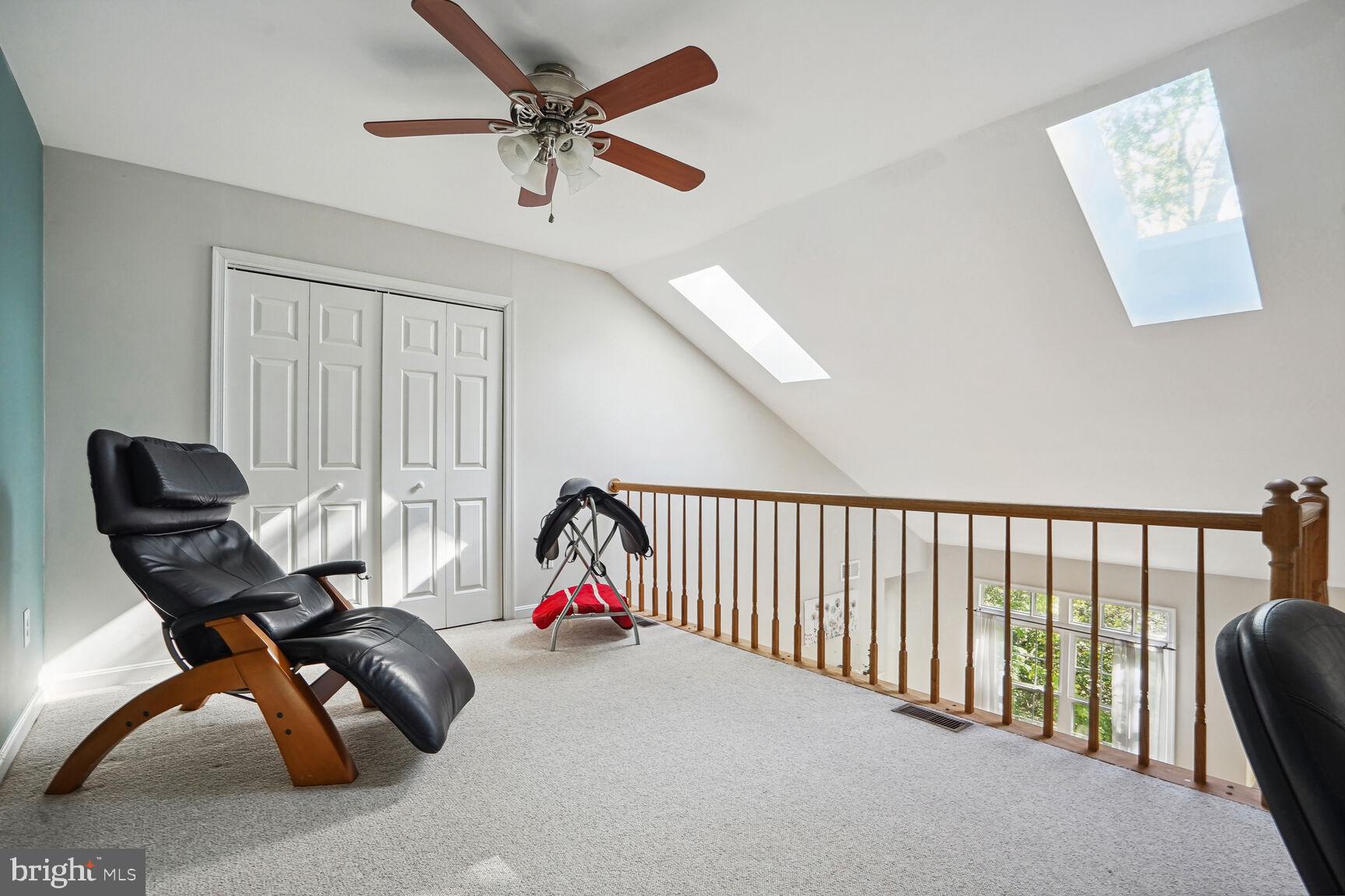 2221 Lovedale Ln #206b