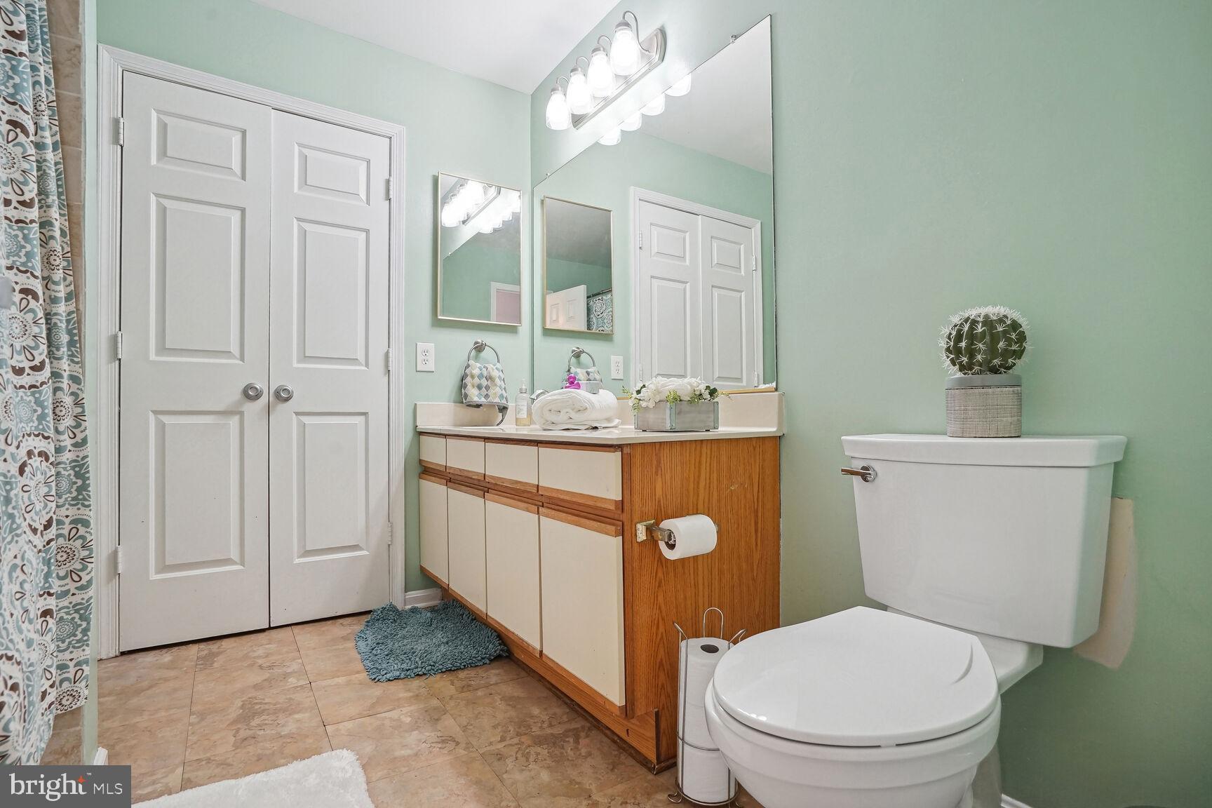 2221 Lovedale Ln #206b