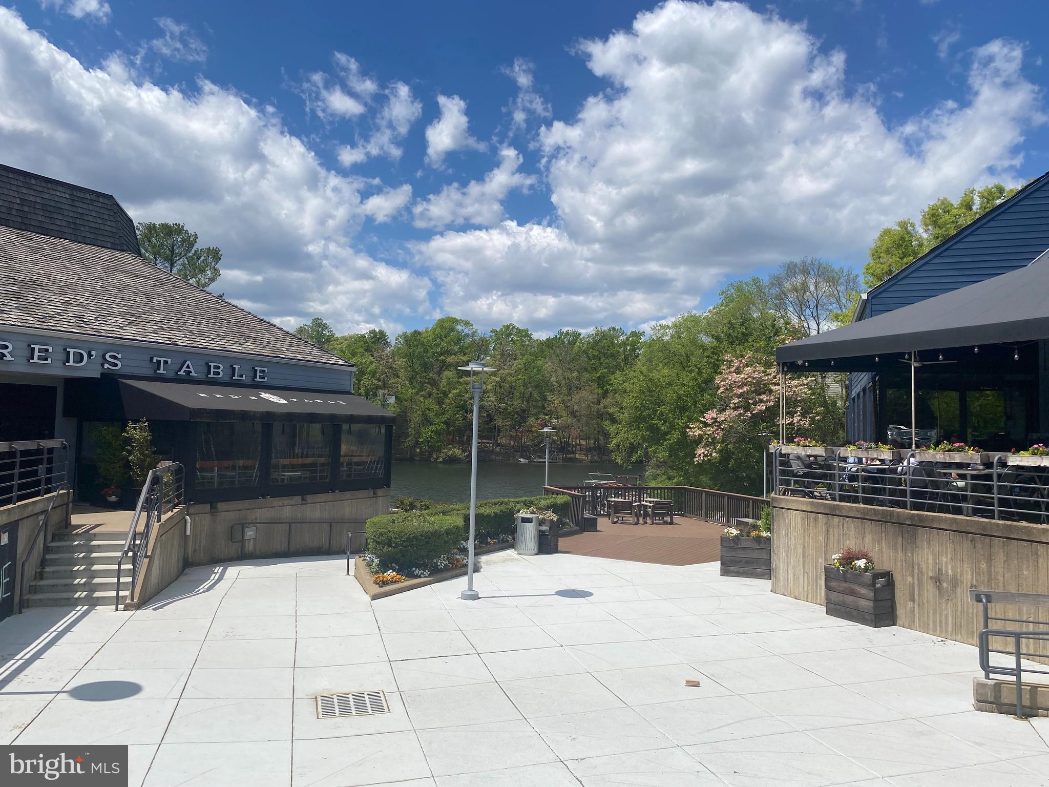 2221 Lovedale Ln #206b