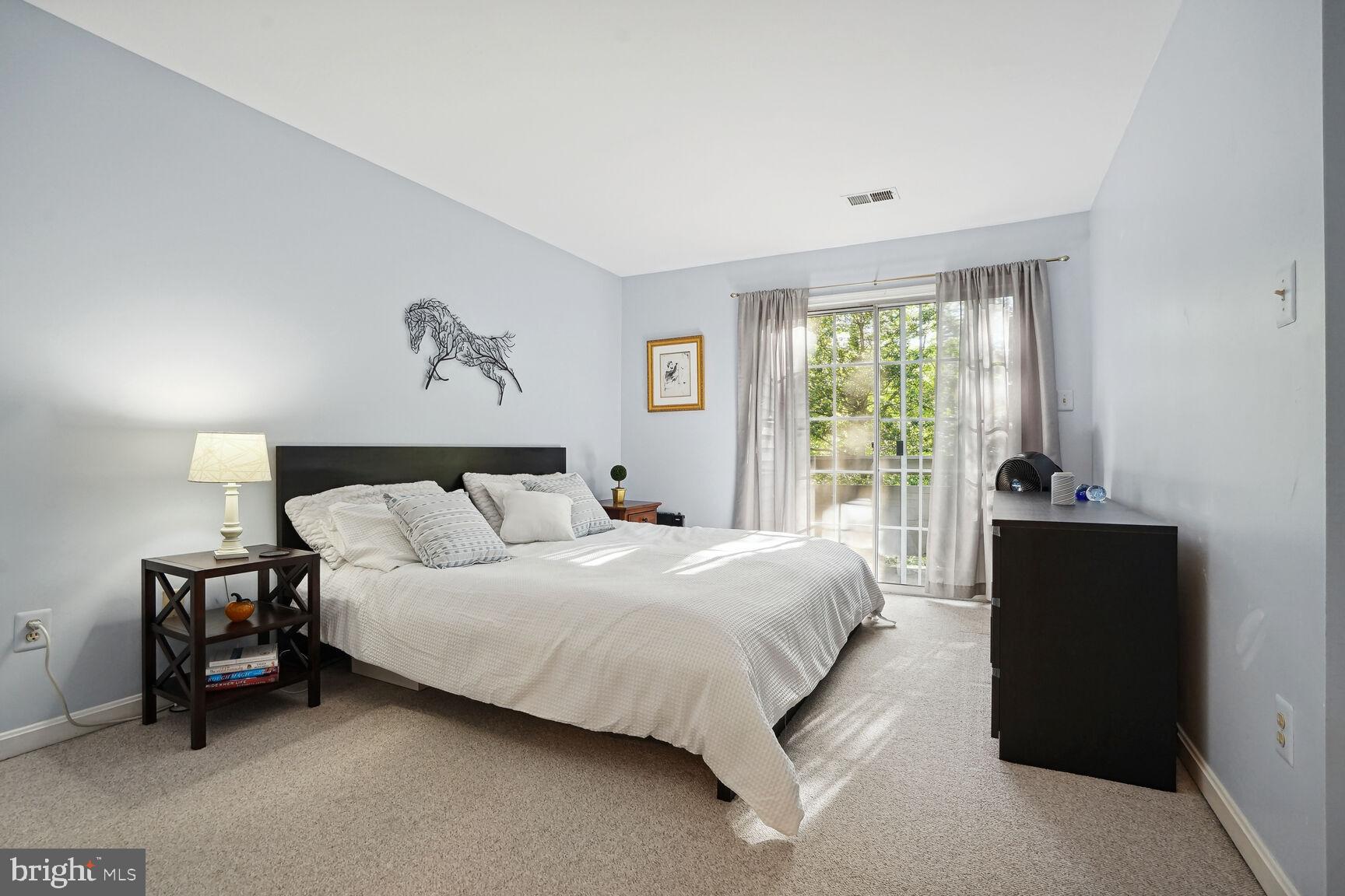 2221 Lovedale Ln #206b