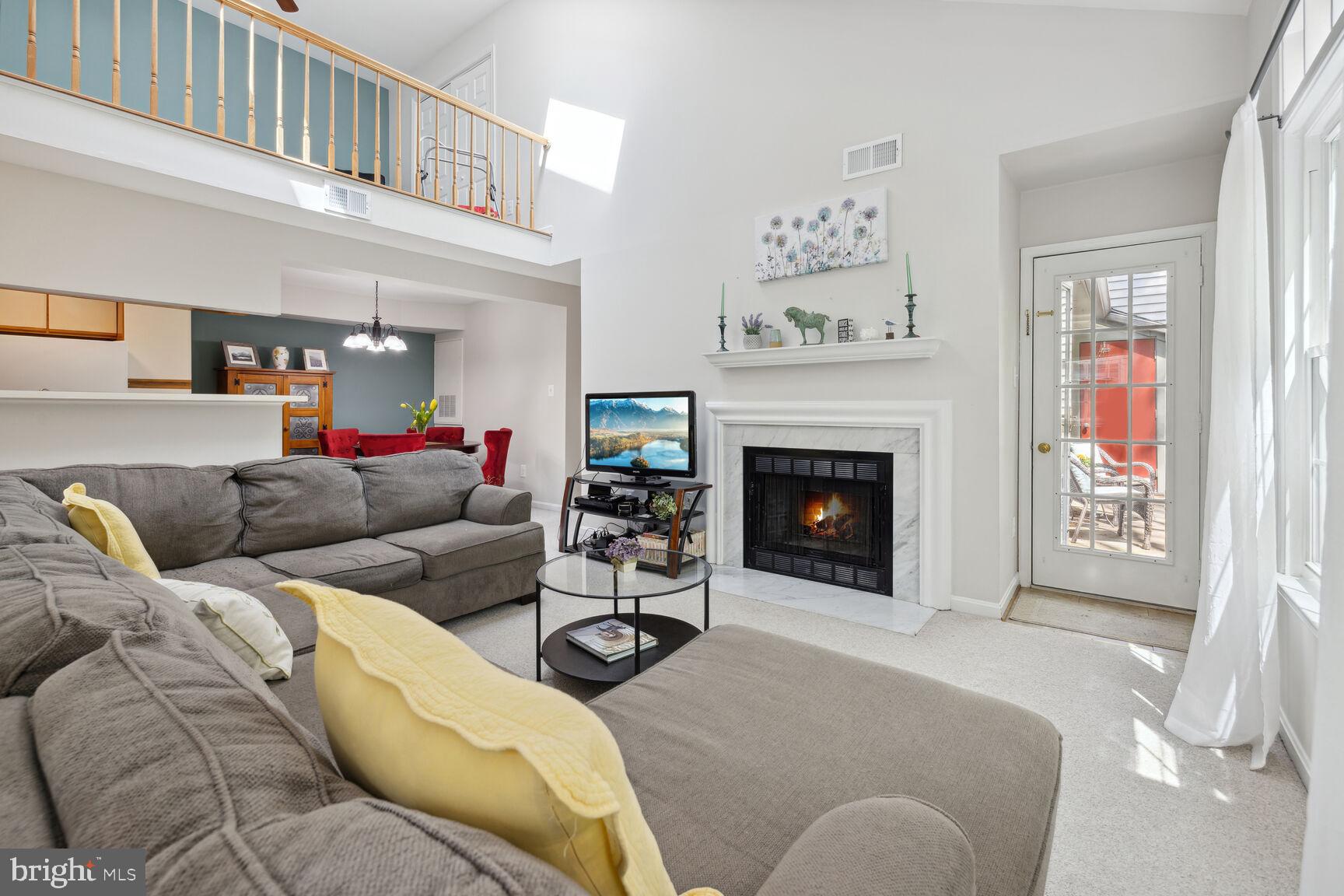 2221 Lovedale Ln #206b