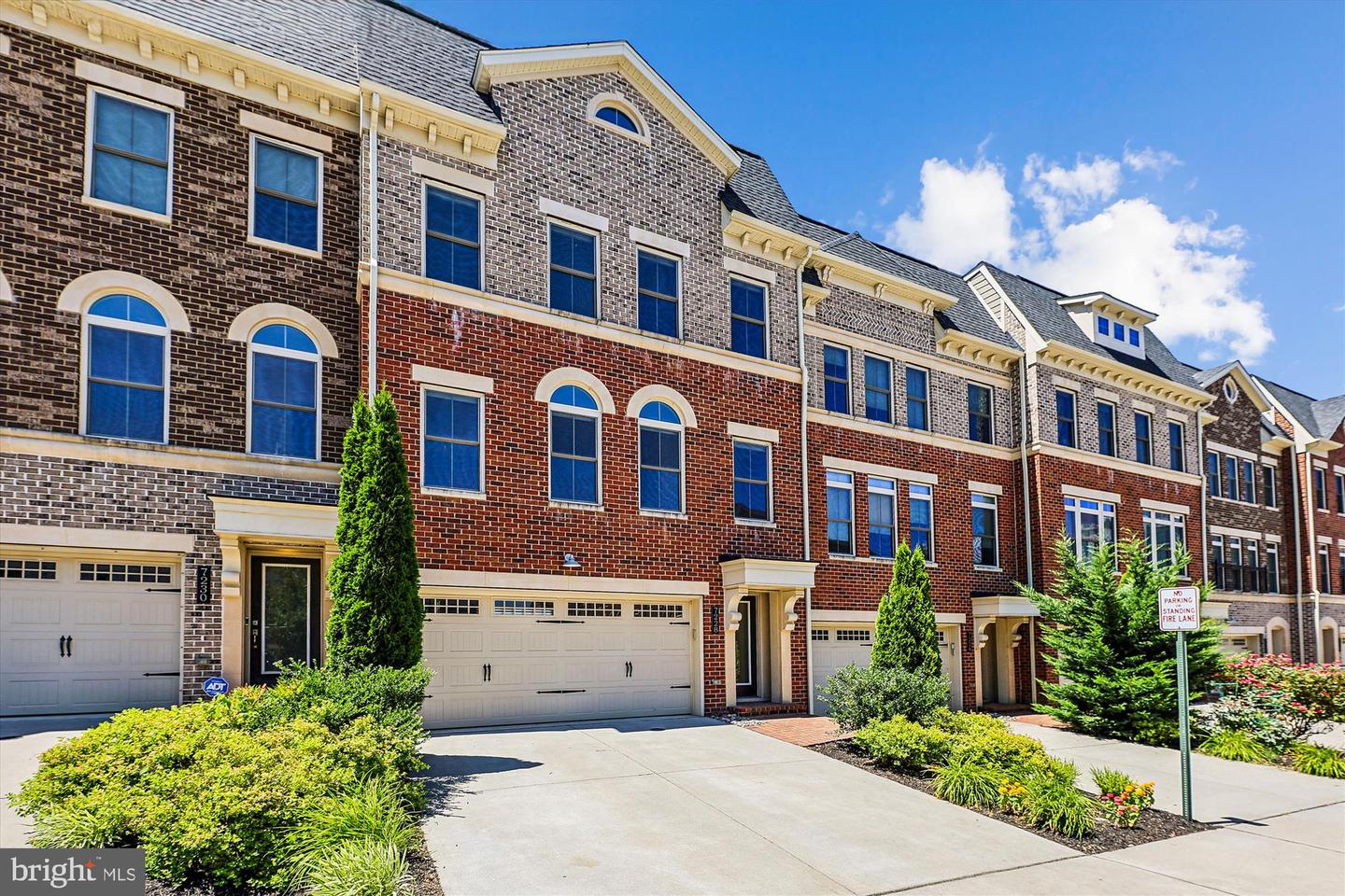 7228 Magpie Ln