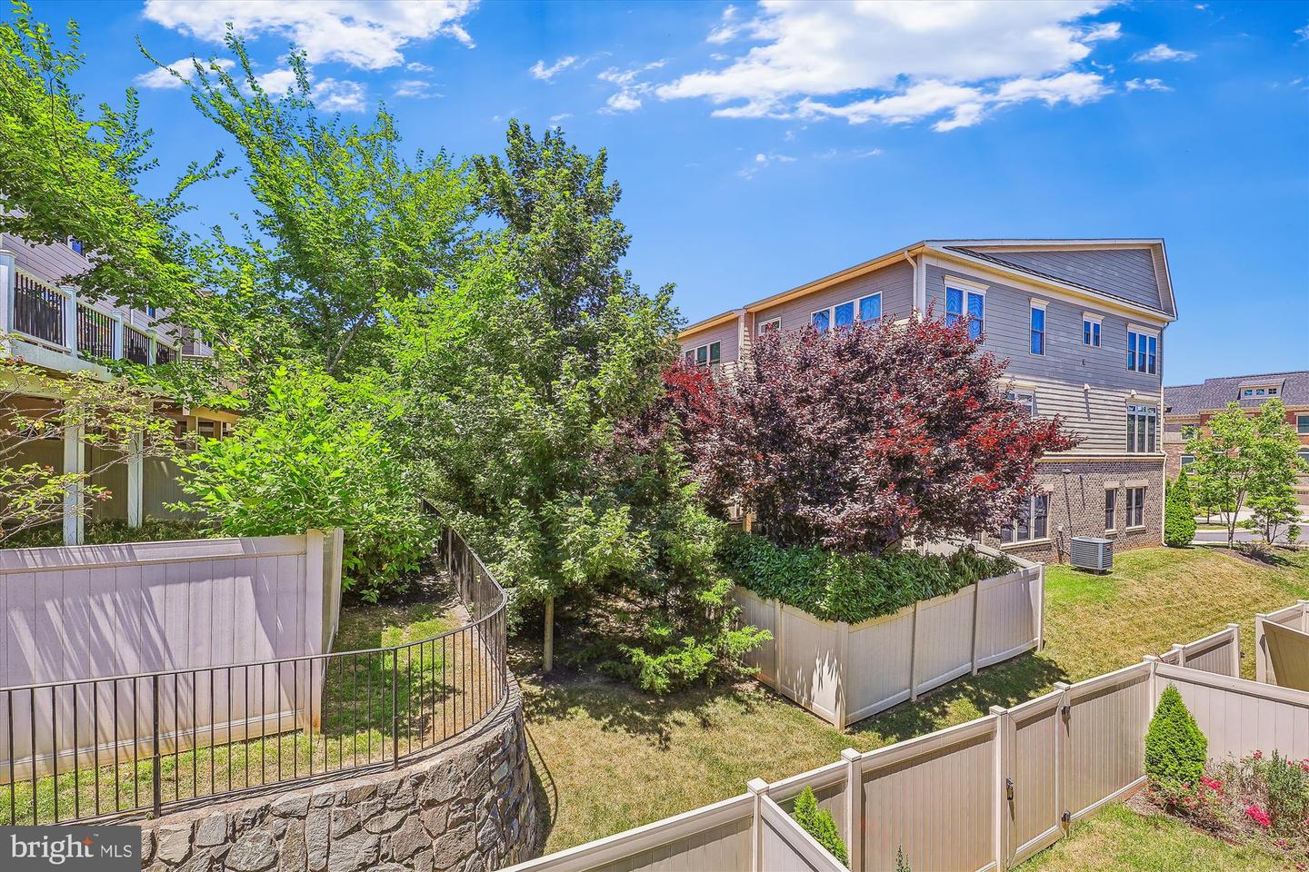 7228 Magpie Ln