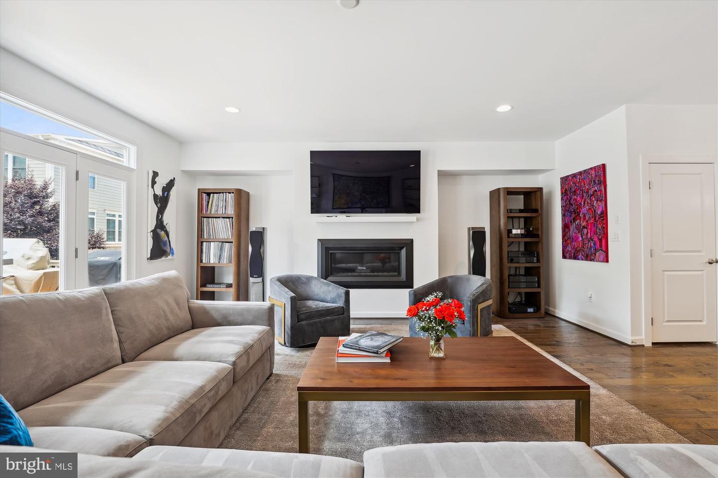 7228 Magpie Ln
