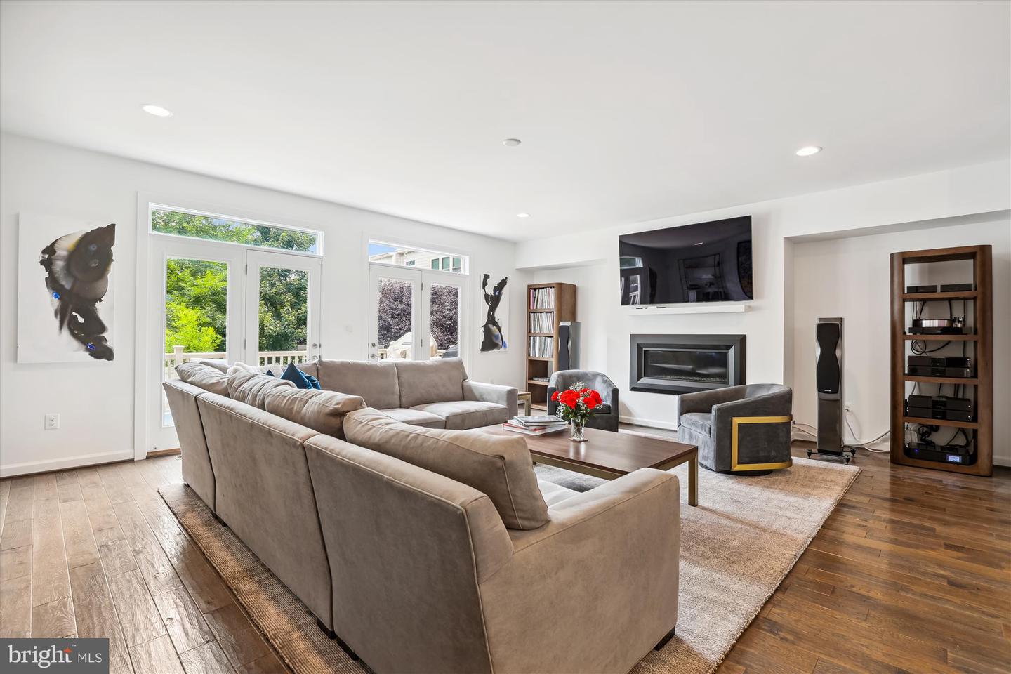 7228 Magpie Ln